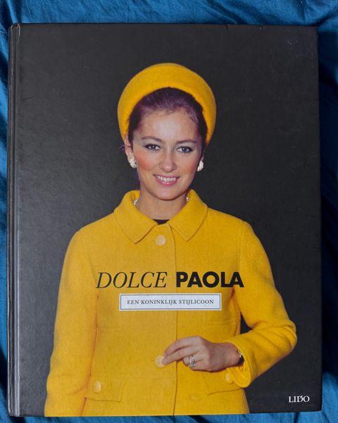 «Dolce Paola. Een koninklijk stijlicoon», libro fotografico in olandese.